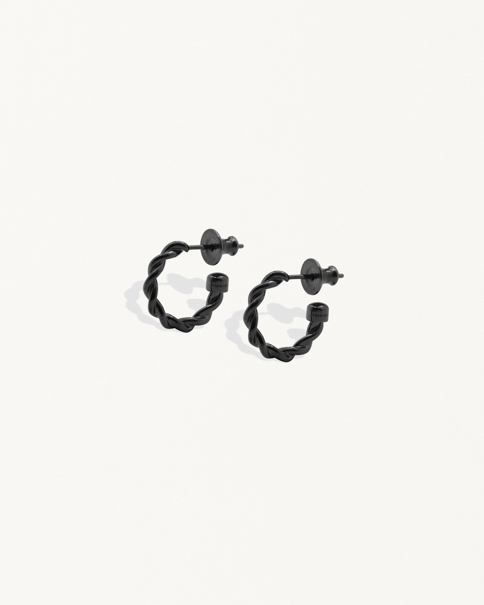 TWIST EARRINGS BLACK 詳細画像 Black 1