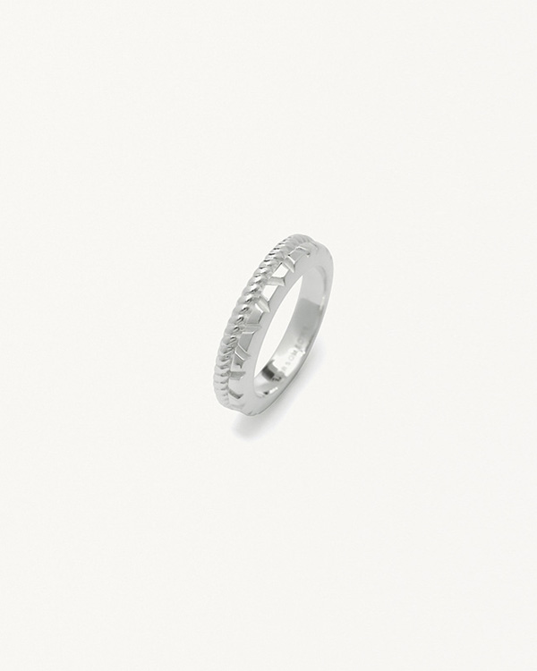 TWIST TM RING