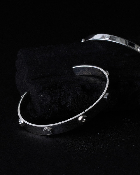 W TM BOLT BANGLE S SILVER 詳細画像